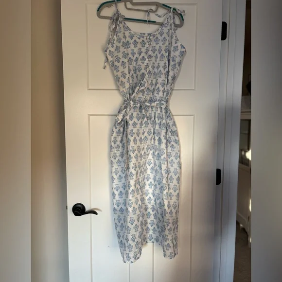 Blue and White Midi Dress‎ - Picture 3 of 11